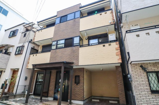 【外観】 | 東成区東今里１丁目　一戸建 | 駅まで徒歩6分♪２WAYアクセス可能！
スーパーも近く便利な立地