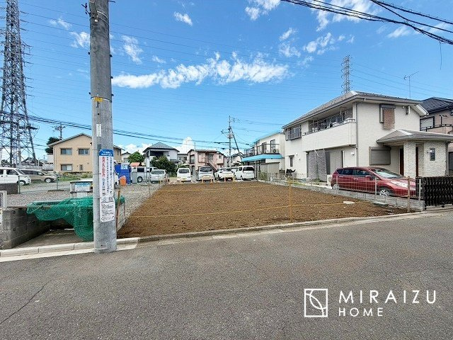 【前面道路含む現地写真】 | 運転が不安な方も安心な前面道路、きちんと幅員のある道路は女性にも安心です。整備されている道路は気持ちも良いですね♪