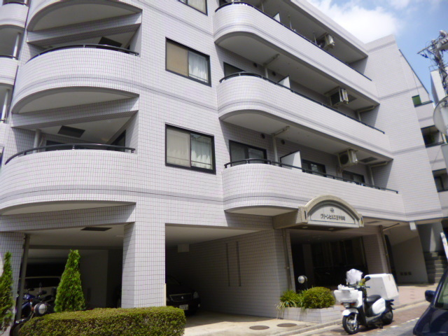 グリーンヒルズ王子本町の外観|タイル貼りのきれいなマンションです