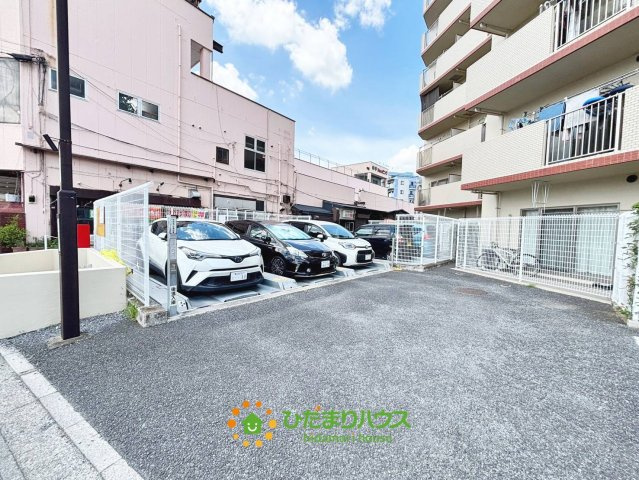 センチュリー幸手の駐車場