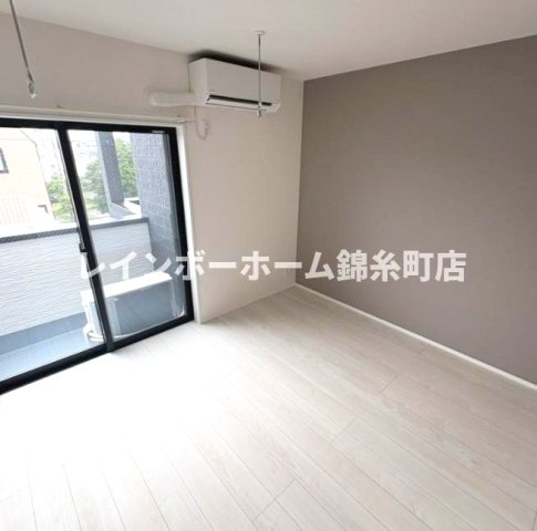 MELLAS市川