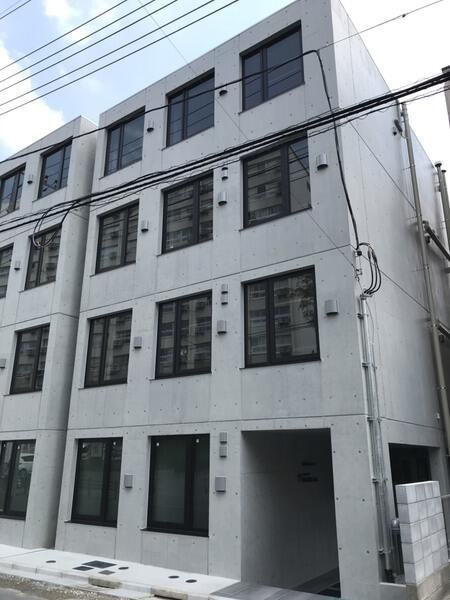ＣＯＣＯＦＬＡＴ北千住Ｓｏｕｔｈの外観