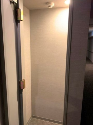 白金ザ・スカイ 東棟の玄関
