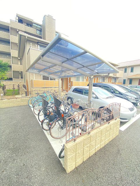 尼崎市南武庫之荘６丁目のアパートの外観