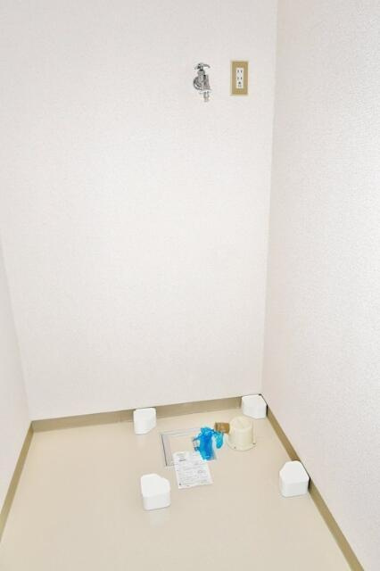 日神パレス高円寺の設備|洗濯機置場