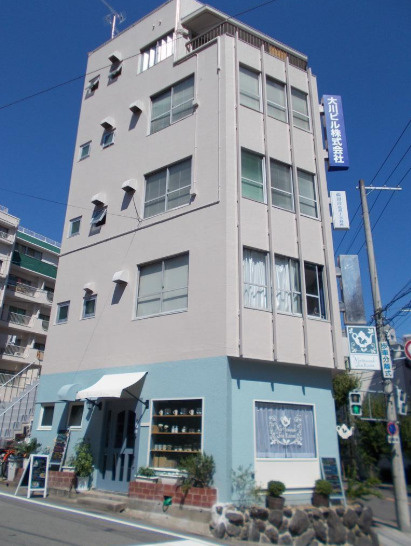 大川ビルの外観
