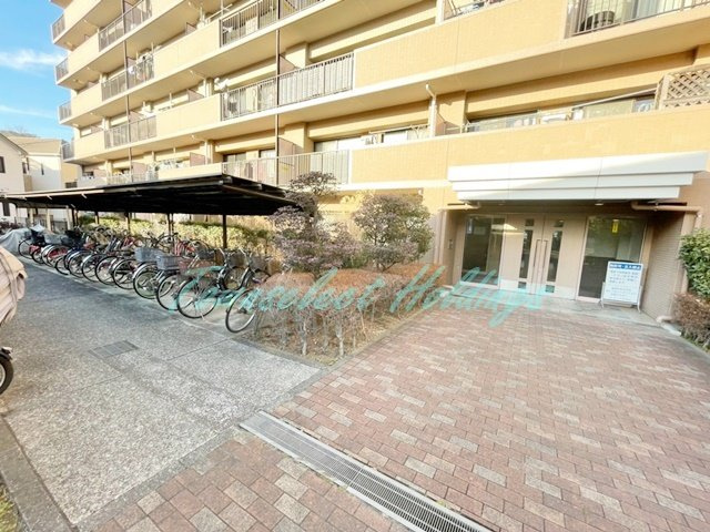 横浜市戸塚区上矢部町の賃貸マンションのエントランス