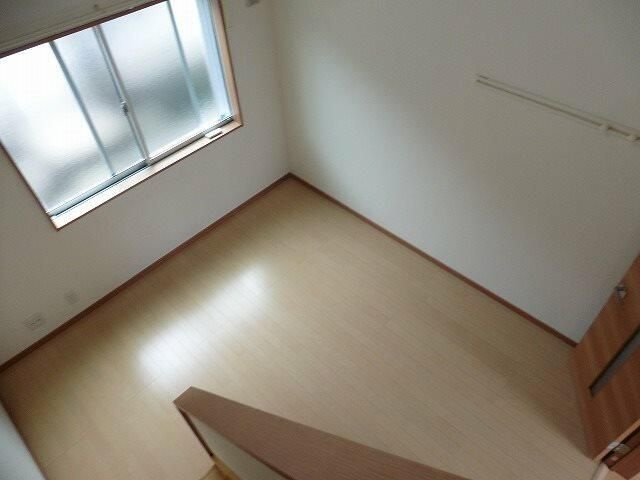 大和市中央林間５丁目のアパートの寝室
