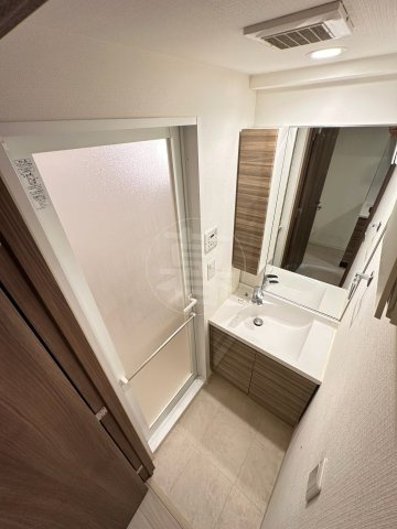 ガーラ・グランディ新丸子の独立洗面台