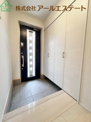 姫路市青山西3丁目　　中古戸建の玄関