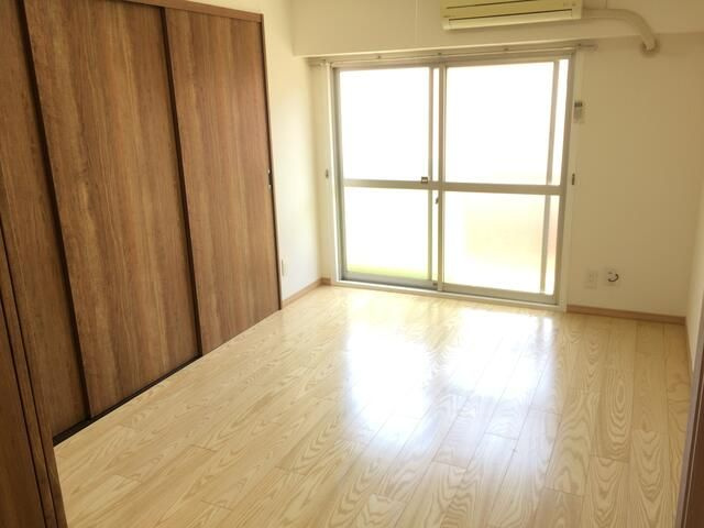 卓巳コーポの寝室