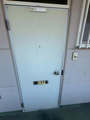 ヒルズ池下　B棟の玄関