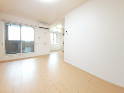 【居間・リビング】 | オアシス　Ｂ | こちらの居間で趣味の時間をお楽しみください