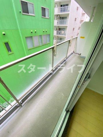 大阪市淀川区西宮原１丁目の賃貸マンションのバルコニー