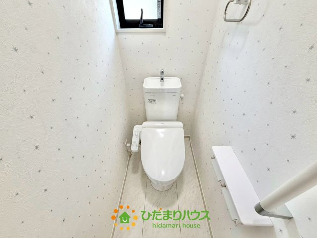 古河市駒羽根　中古一戸建てのトイレ