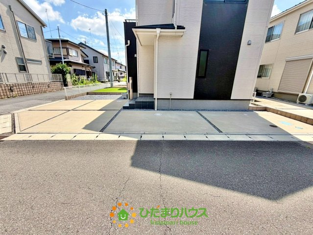 古河市駒羽根　中古一戸建ての駐車場