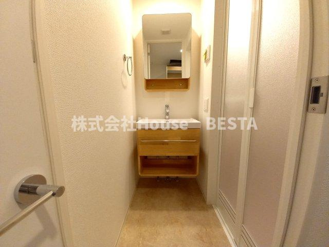 セレニテ神戸ミラクノールの独立洗面台