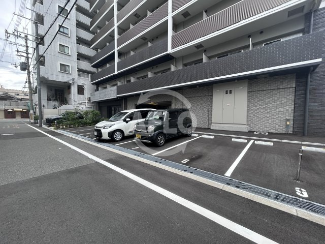 エスリード新大阪ザプレミアウエストの駐車場|エスリード新大阪ザ・プレミアWEST　駐車場