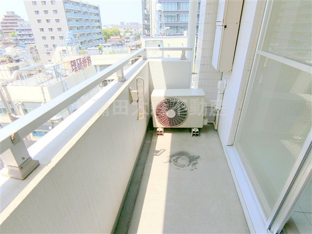 ヴェローナ空港西ルッソのバルコニー|物干し金具付きのバルコニー　