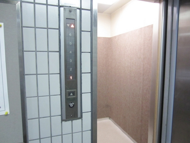 グリーンヒルズ王子本町のその他共用部分|エレベーター完備でございます♪