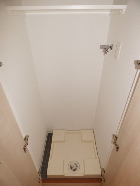 エスリード心斎橋EASTのランドリースペース
