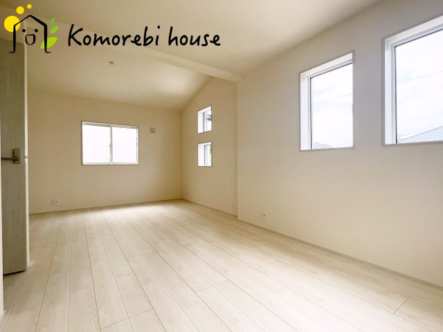 さいたま市見沼区大谷　新築一戸建て　ブルーミングガーデン　01の寝室|使い勝手のいい寝室です