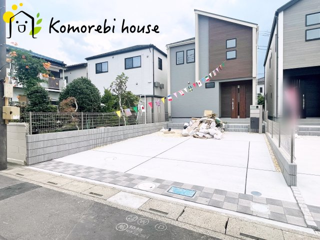 さいたま市見沼区大谷　新築一戸建て　ブルーミングガーデン　01の駐車場|車をお持ちの方に嬉しい駐車場付きの物件です