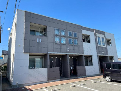 【エントランス】 | シャン　ヴィラージュ | 外観写真（昼）