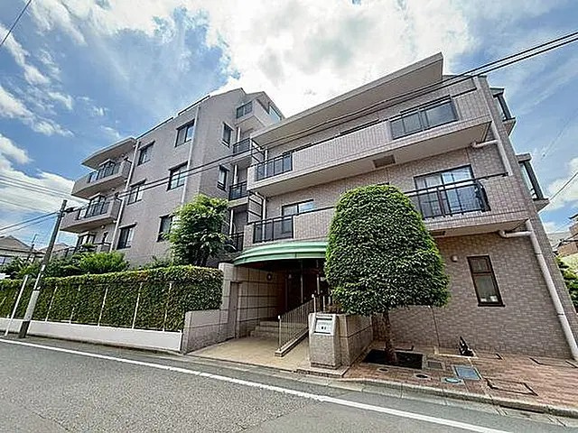 ライフヴィラ豊玉の外観|スーパーやコンビニ近く買物便利な耐震基準適合マンション、ライフヴィラ豊玉は即日現地案内可能となっておりますので、お気軽にお問い合わせください！