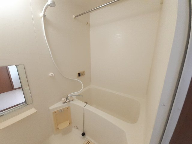 コンパクトで使いやすいお風呂です