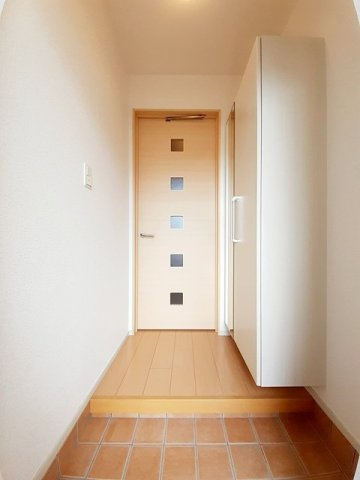 落ち着いた玄関です
