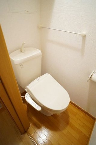 ゆったりとした空間のトイレです