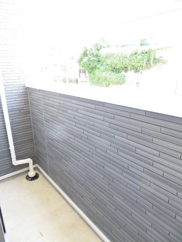 落ち着いた時間を過ごせるバルコニーです