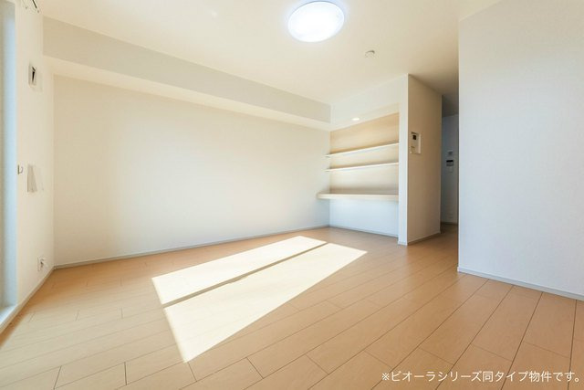 明るい色調の室内です