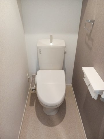 コンパクトで使いやすいトイレです
