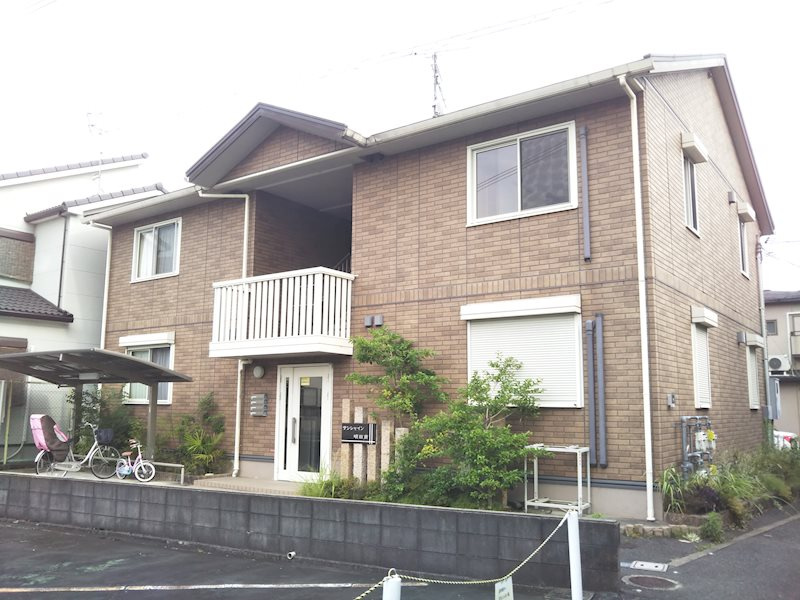 高槻市明田町のアパートの外観