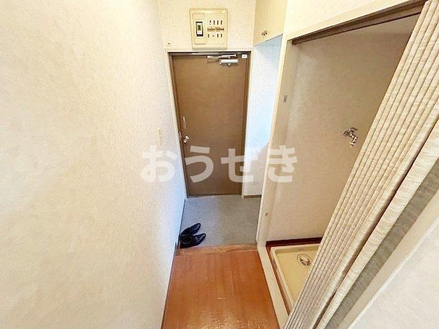 生麦栗山ハイツの玄関
