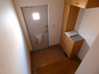 落ち着いた玄関です