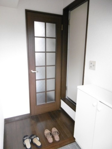 アールメゾンの玄関|※他号室の参考写真です。