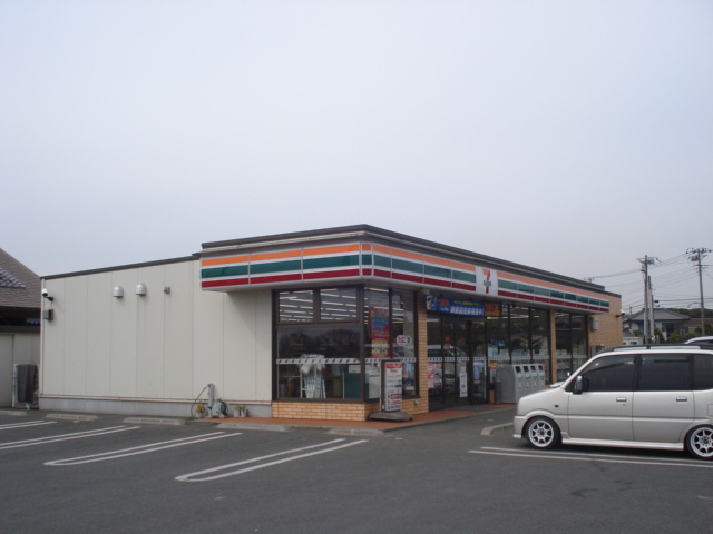 セブンイレブン（コンビニ）まで670ｍ