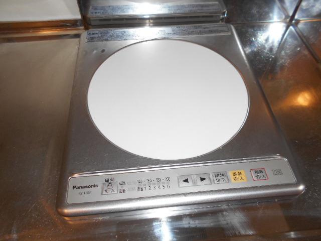 コンパクトなキッチンで掃除もラクラク