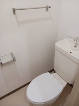 コンパクトで使いやすいトイレです