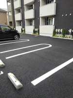 車をお持ちの方に嬉しい駐車場付きの物件です