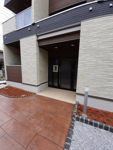 ゆとりのあるエントランスです