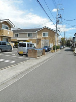 駐車場があるので、車を買う予定の方も安心です