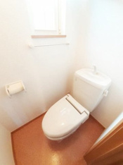 ゆったりとした空間のトイレです