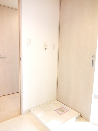 プラウドフラット仙川の設備|洗濯機置き場※参考写真
