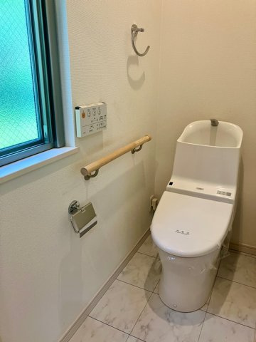岡本戸建のトイレ|シンプルで使いやすいトイレです