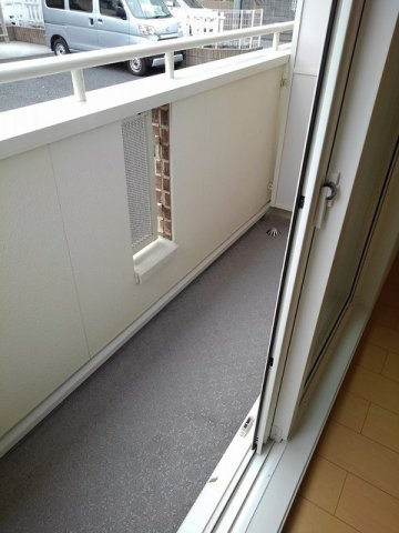バルコニーからの眺めを楽しみながら食事をしませんか