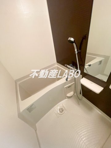 Luxe難波西Ⅲの浴室